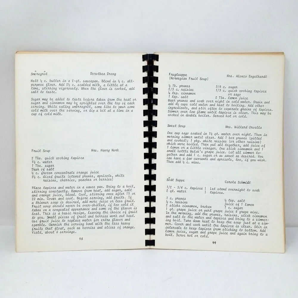 Vintage PIONEER Cook Book 1969 Decorah Iowa Norwegian American Mues spiral bound
